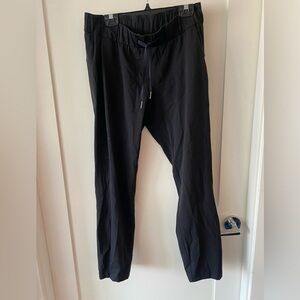 Lululemon on the fly pants 6